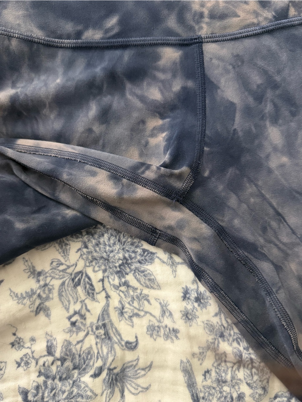 Lululemon Biker Shorts + Sports Bra Bundle – Size 6 / Small - Picture 4 of 12